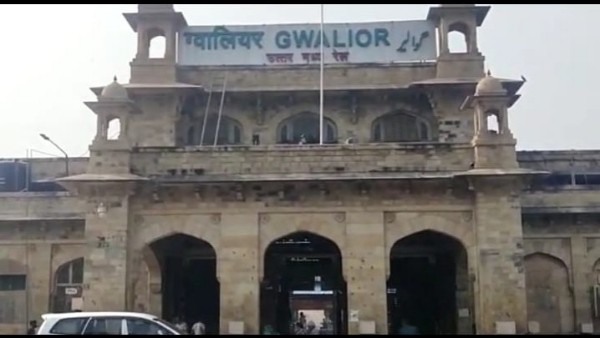 चाइल्ड लाइन के हवाले किया गया बच्चा