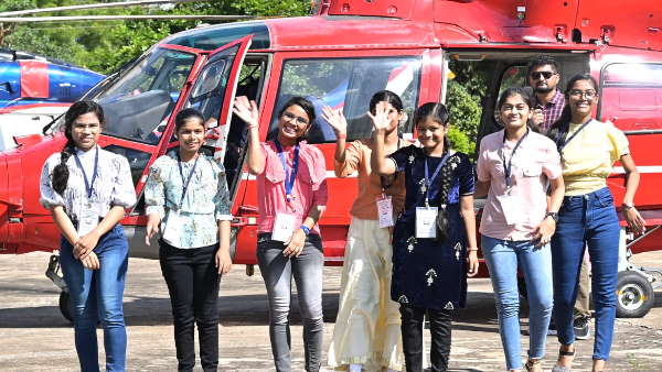 125 बच्चों ने की हवाई सैर 
