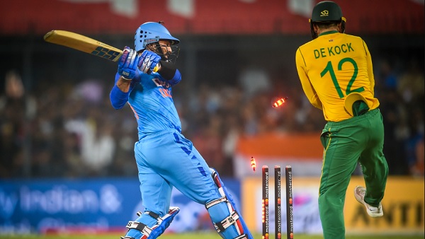 भारतीय गेंदबाजों के लिए खतरे की घंटी भी