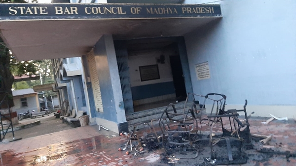 जमानत के लिए वैशाली ने नियुक्त किया सीनियर एडवोकेट