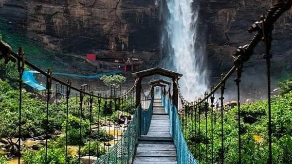 टूरिस्टों के लिए धाम तक जाने के लिए दो रास्ते