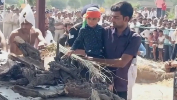 रुणाचल प्रदेश हेलिकॉप्‍टर क्रैश हादसे में रोहिताश्‍व कुमार और विकास भांभू शहीद 