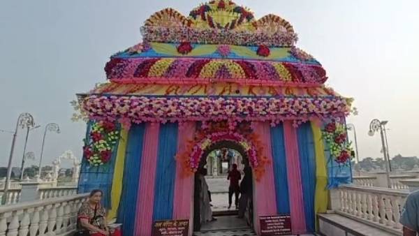 लड्डू बनाने के लिए दूसरे प्रदेश से आते हैं कारीगर