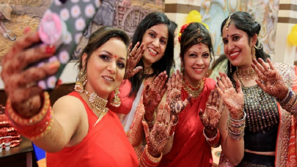 साफ लोटे में जल में रखें