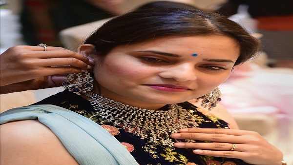  फेस्टिव सीजन में सोना धड़ाम
