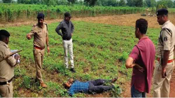 मोहनी दवाई के लिए मांगा पैसा, शराब पीकर किया विवाद