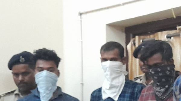 3 लाख 35 हजार रुपए लूटने की कोशिश