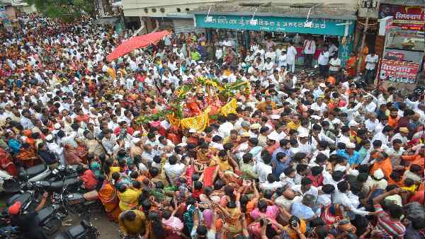 क्यों बदनाम हो रहे हैं लिंगायत मठ क्यों बदनाम हो रहे हैं लिंगायत मठ