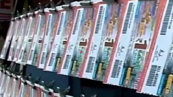 लॉटरी लगते ही खुशी से उछल पड़े माकी