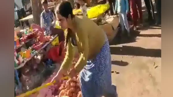 वीडियो सोशल मीडिया पर वायरल, FIR दर्ज वीडियो सोशल मीडिया पर वायरल, FIR दर्ज