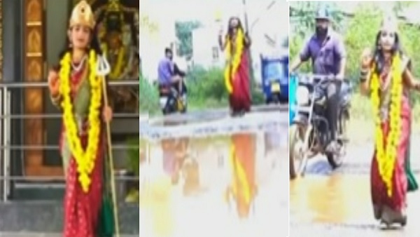 गड्ढे की तरफ खींचा लोगों का ध्यान गड्ढे की तरफ खींचा लोगों का ध्यान