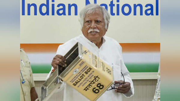 चुनाव के दौरान थरूर ने लगाए आरोप