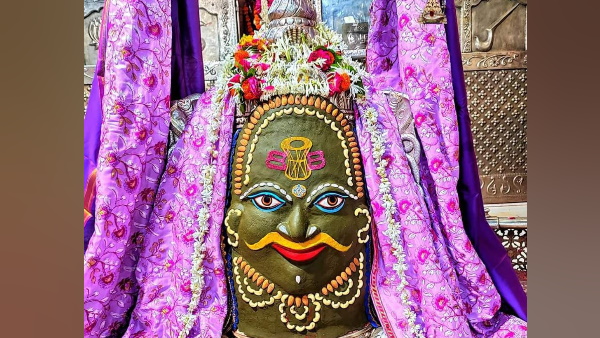 महाकालेश्‍वर ज्‍योतिर्लिंग के तीन खंड हैं