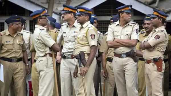 15 दिनों में दूसरी बार दुर्ग पहुंची महाराष्ट्र पुलिस 15 दिनों में दूसरी बार दुर्ग पहुंची महाराष्ट्र पुलिस