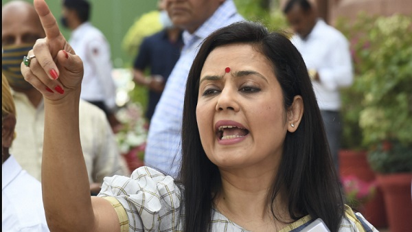 'दुनिया के सबसे बड़े लोकतंत्र के सम्राट इतने असुरक्षित'