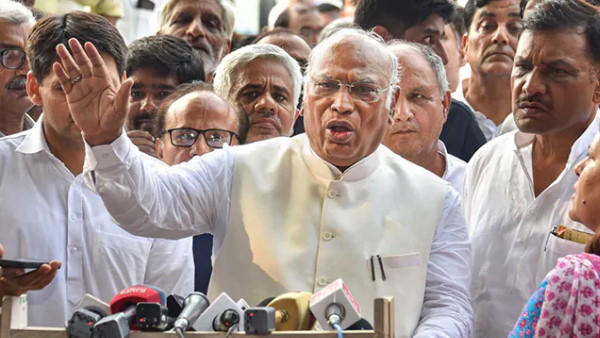 Mallikarjun Kharge takes officially Charge As Congress President Tomorrow sonia gandhi rahul gandhi Mallikarjun Kharge takes officially Charge As Congress President Tomorrow sonia gandhi rahul gandhi