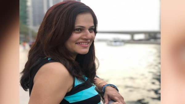 चिल्लाकर लोगों से मांगी मदद