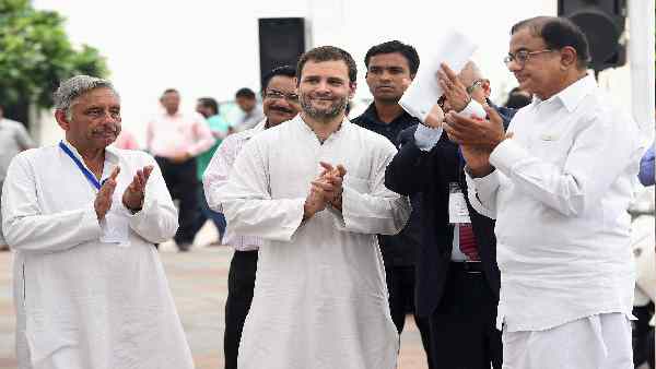 गुजरात चुनाव के चलते कांग्रेस ने लिया 'यू-टर्न' ?
