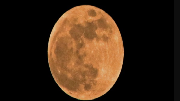 पृथ्वी की पोजिशन थोड़ी सी तिरछी 