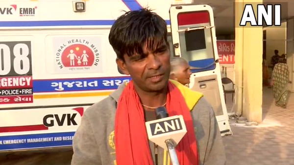 'मैंने अपनी गाड़ी भी बचाव टीम को दे दी'