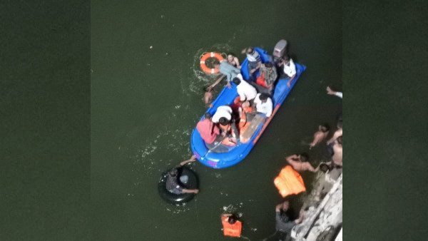 'मैं पूरी रात नहीं सोया, लोगों को बचाने में लगा रहा'