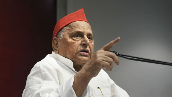 आसान नहीं था सैफई से दिल्ली तक का सफर आसान नहीं था सैफई से दिल्ली तक का सफर