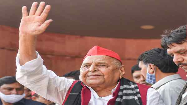 मास्टरजी से नेताजी बन गए मुलायम 