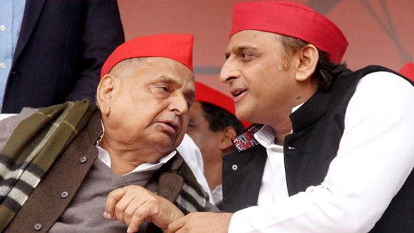 मुलायम पर था बेटे अखिलेश का करोड़ों रुपए का कर्ज मुलायम पर था बेटे अखिलेश का करोड़ों रुपए का कर्ज