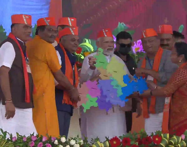 गुजरात में पीएम मोदी ने क्या-कुछ कहा?