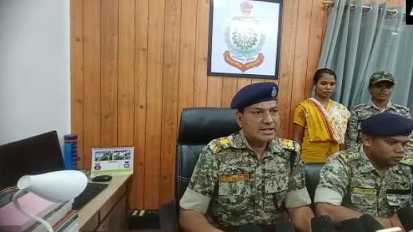पति से ना रह सकी दूर 