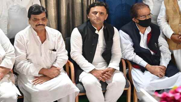 अखिलेश को कुनबे पर रखनी होगी पैनी नजर अखिलेश को कुनबे पर रखनी होगी पैनी नजर