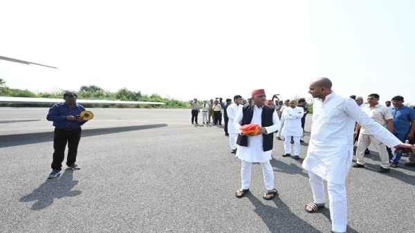 अखिेलश अखिेलश