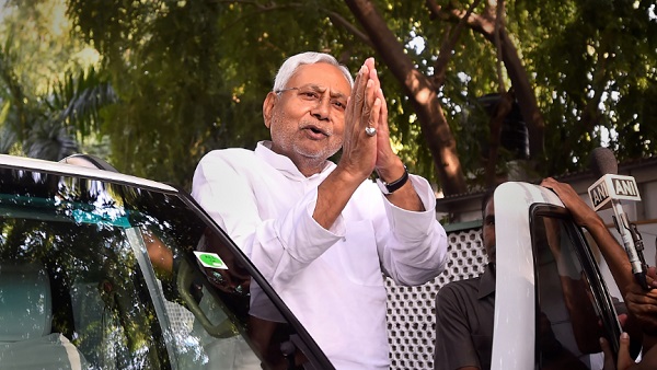 आरक्षण के मुद्दे पर बयानबाज़ी आरक्षण के मुद्दे पर बयानबाज़ी