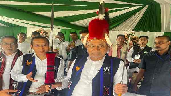बीजेपी के खिलाफ विपक्षी गठबंधन बनाने की कोशिश में दिखे हैं नीतीश