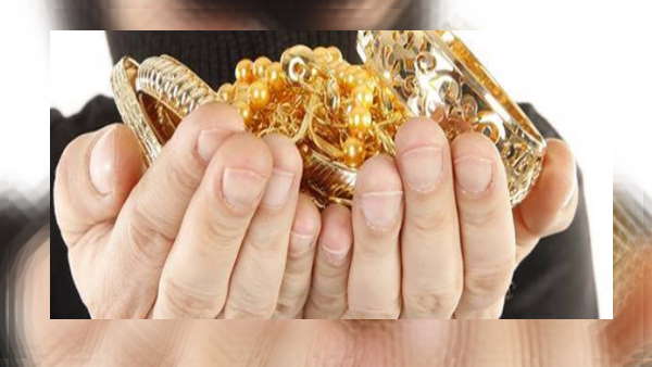 मंदिर गया था परिवार 