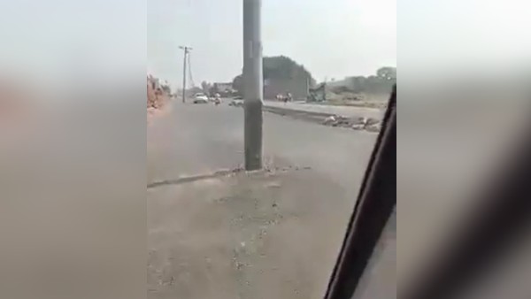 लोगों ने जमकर सरकार को घेरा लोगों ने जमकर सरकार को घेरा