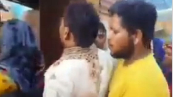 दूल्हा बिना दुल्हन के ही वापस अपने घर लौट आया दूल्हा बिना दुल्हन के ही वापस अपने घर लौट आया