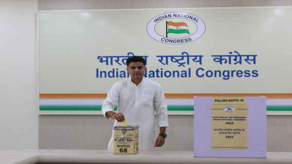 सचिन पायलट समेत इन नेताओं ने किया दिल्ली में मतदान