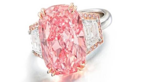 11.5 कैरेट के इस हीरे ने सारे रिकॉर्ड तोड़ डाले