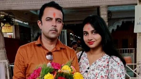 18 साल की उम्र में हुई रजनी की शादी 18 साल की उम्र में हुई रजनी की शादी