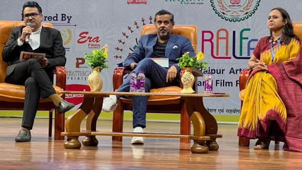 चेतन भगत को भाया छत्तीसगढ़िया ओलंपिक,स्वामी आत्मानंद स्कूल योजना से खुश 