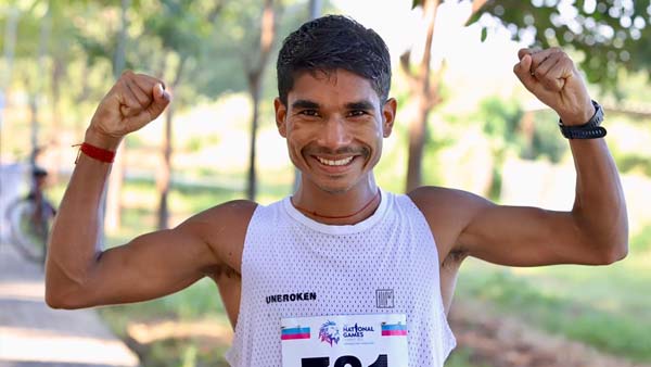 कुरियर कंपनी में बैग सिलने का भी काम किया