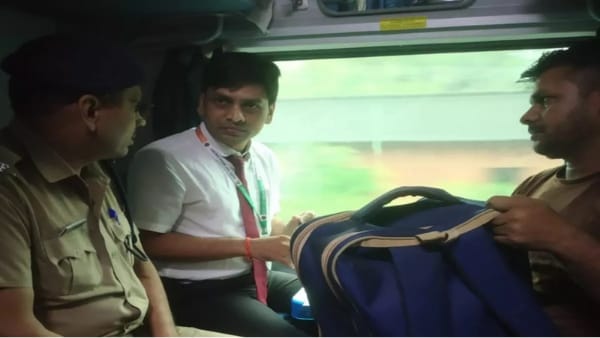 ईमानदार टीटीई की हो रही तारीफ