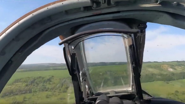 फाइटर प्लेन क्रैश पहले 5 सेकेंड पहले बच निकला पायलट