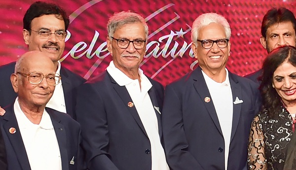 वर्ल्ड कप, वर्ल्ड सीरीज से कमाया नाम