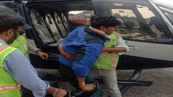 10 से 15 सेकेंड समय में 10 से 15 सेकेंड में रोहित ने खुद से एंकर हटाकर रस्सी से अलग कर दिया