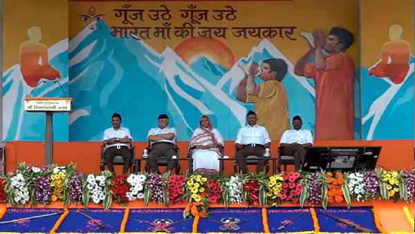 महिला सशक्तिकरण की शुरुआत घर से हो- भागवत