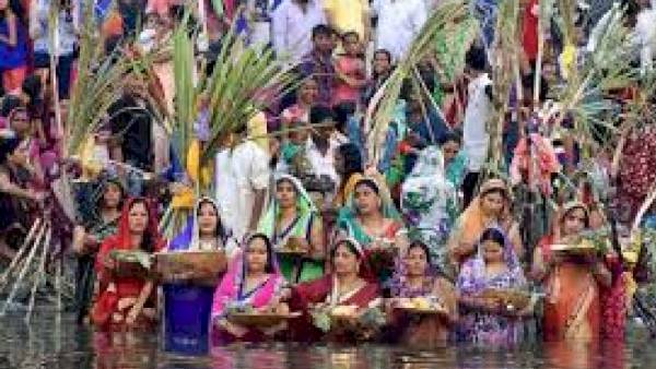 पूजा के दौरान दूसरे जिले से भी आते हैं लोग पूजा के दौरान दूसरे जिले से भी आते हैं लोग