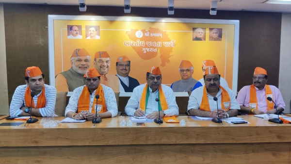 सीएम फेस की समस्या का समाधान ढूंढ रही है पार्टी