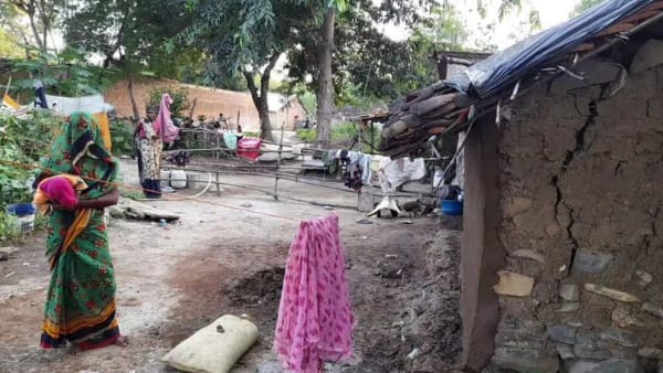 कंपनी नया घर बना कर देगी- कलेक्टर